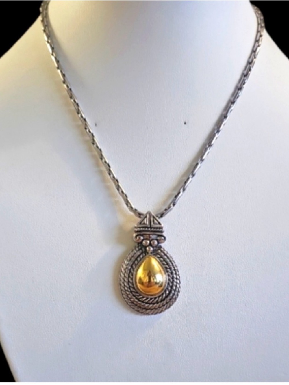 Retired Premier Designs Teardrop Pendant Necklace